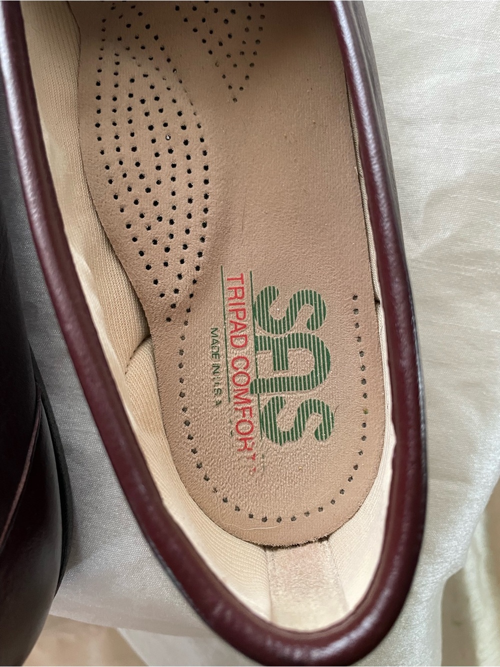 SAS Women's Antique Wine Leather Simplify Slip-On Loafers Women’s 10* - Picture 3 of 7